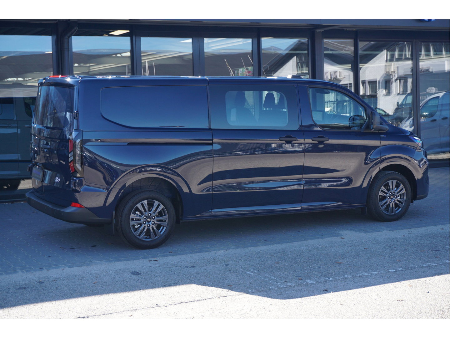 Ford Transit Custom 320L 170PK Trend DC AUT BPM VRIJ!! 13" Sync 4 Navi, Camera, LED, 17" LM!! NR. 237