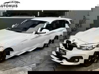 BMW 1 Serie - 118i 136pk Automaat Executive PDC Navigatie LED