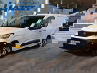 Peugeot Partner - 1.5 BLUEHDI 100 PK PREMIUM + BOTT KAST | 230V OMVORMER | TREKHAAK | APPLE CARPLAY