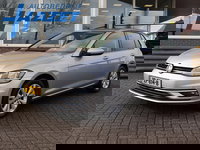 Volkswagen Golf - 1.6 TDI 116 PK AUT. *1e EIGENAAR / BTW* + MASSAGE | CARPLAY | ADAPTIVE CRUISE | TREKHAAK | STOELVERW. | DAB