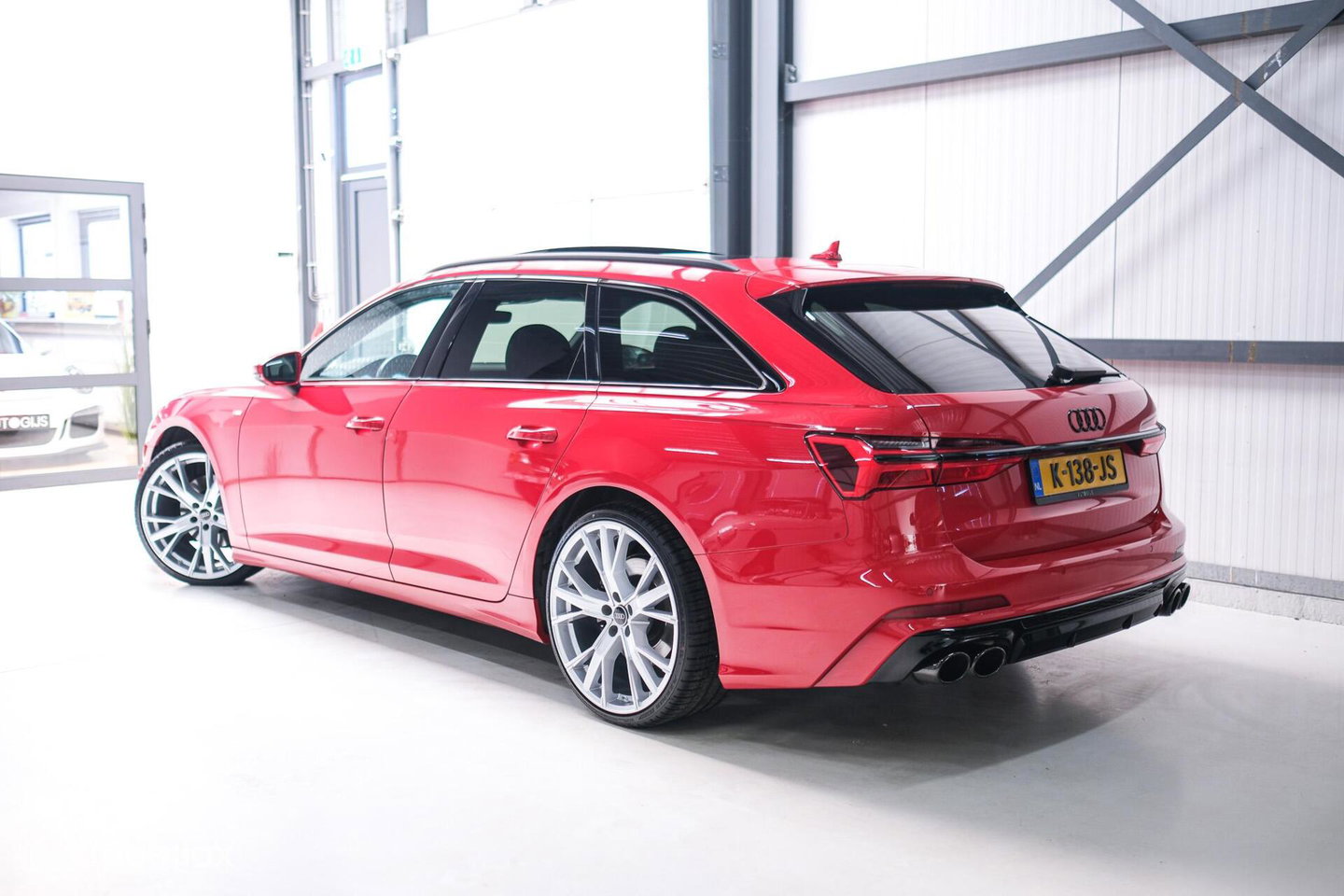 Audi A6 Avant 45 TFSI S edition 265 pk | Tango Rood | S6 look | NL auto NAP | Panoramadak | 21 inch | S line | Camera | LED |