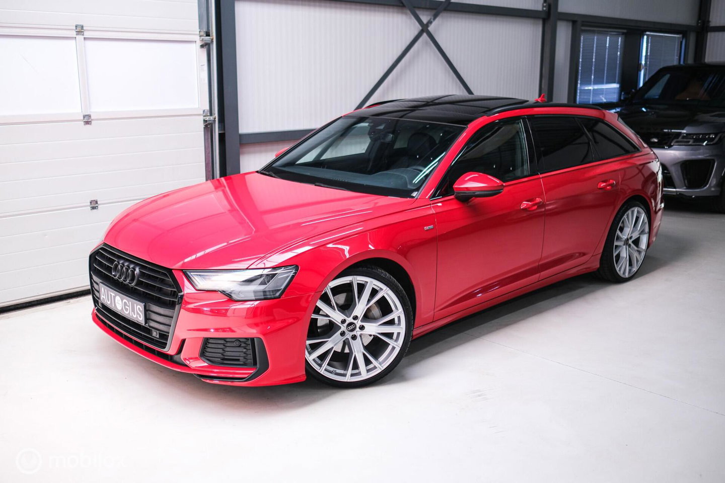 Audi A6 Avant 45 TFSI S edition 265 pk | Tango Rood | S6 look | NL auto NAP | Panoramadak | 21 inch | S line | Camera | LED |