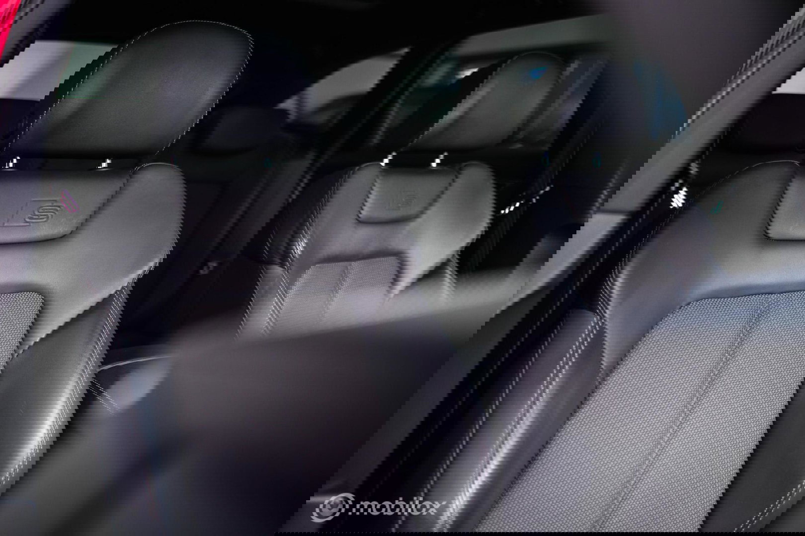 Audi A6 Avant 45 TFSI S edition 265 pk | Tango Rood | S6 look | NL auto NAP | Panoramadak | 21 inch | S line | Camera | LED |