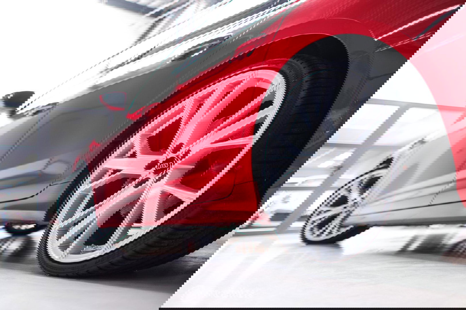 Audi A6 Avant 45 TFSI S edition 265 pk | Tango Rood | S6 look | NL auto NAP | Panoramadak | 21 inch | S line | Camera | LED |