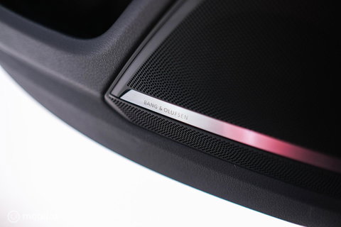 Audi A6 Avant 45 TFSI S edition 265 pk | Tango Rood | S6 look | NL auto NAP | Panoramadak | 21 inch | S line | Camera | LED |