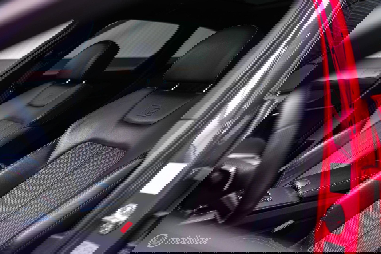 Audi A6 Avant 45 TFSI S edition 265 pk | Tango Rood | S6 look | NL auto NAP | Panoramadak | 21 inch | S line | Camera | LED |