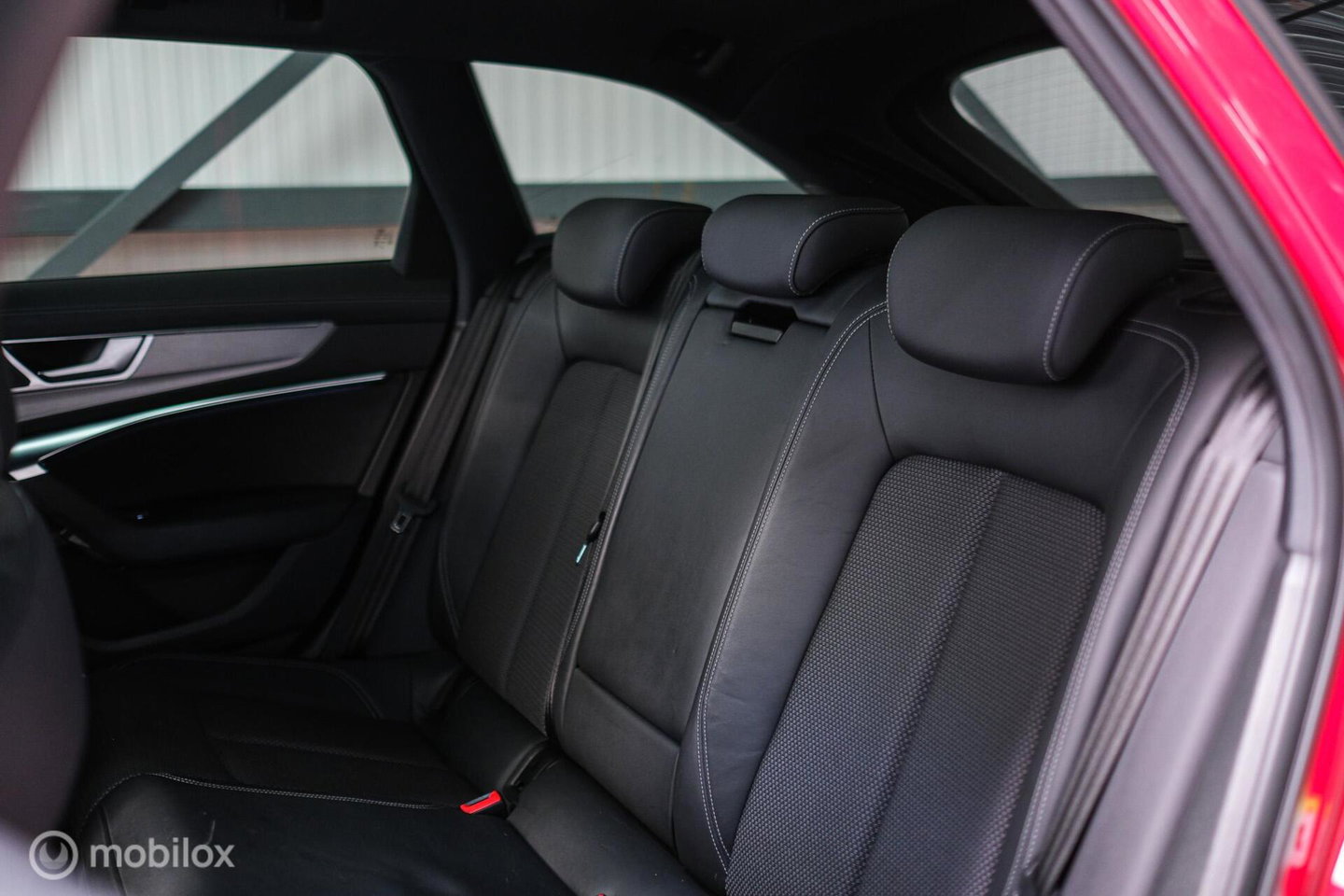 Audi A6 Avant 45 TFSI S edition 265 pk | Tango Rood | S6 look | NL auto NAP | Panoramadak | 21 inch | S line | Camera | LED |