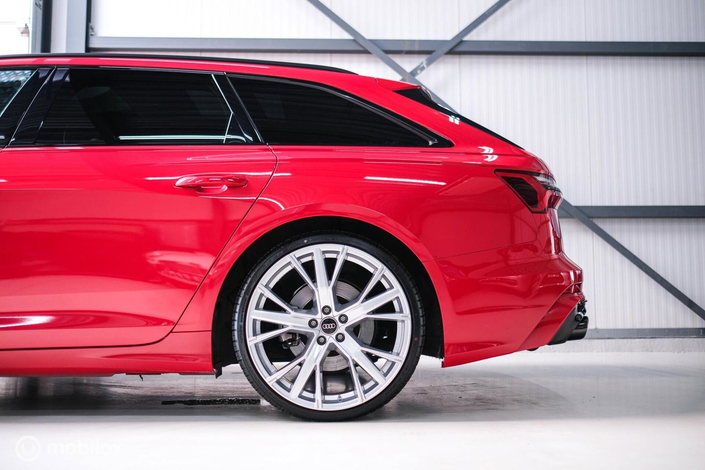 Audi A6 Avant 45 TFSI S edition 265 pk | Tango Rood | S6 look | NL auto NAP | Panoramadak | 21 inch | S line | Camera | LED |