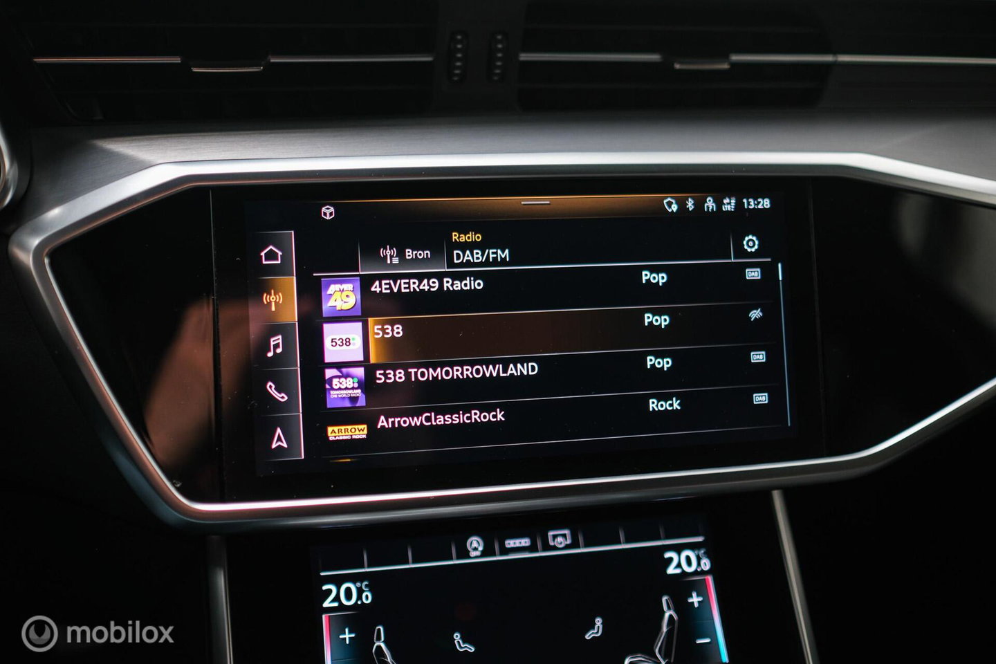 Audi A6 Avant 45 TFSI S edition 265 pk | Tango Rood | S6 look | NL auto NAP | Panoramadak | 21 inch | S line | Camera | LED |