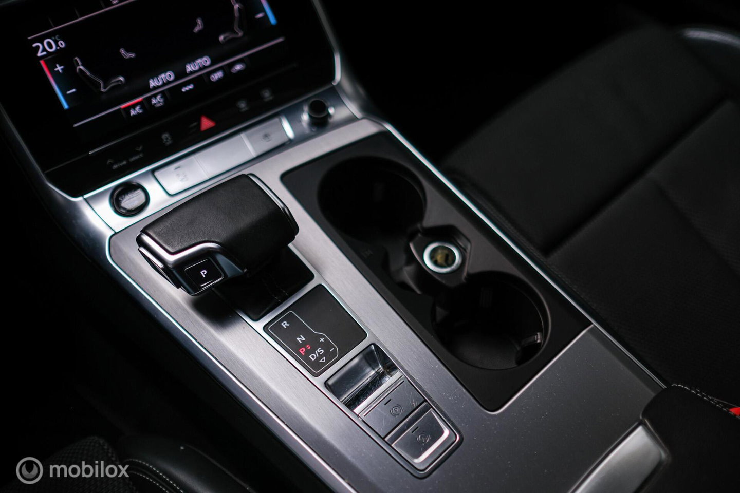 Audi A6 Avant 45 TFSI S edition 265 pk | Tango Rood | S6 look | NL auto NAP | Panoramadak | 21 inch | S line | Camera | LED |