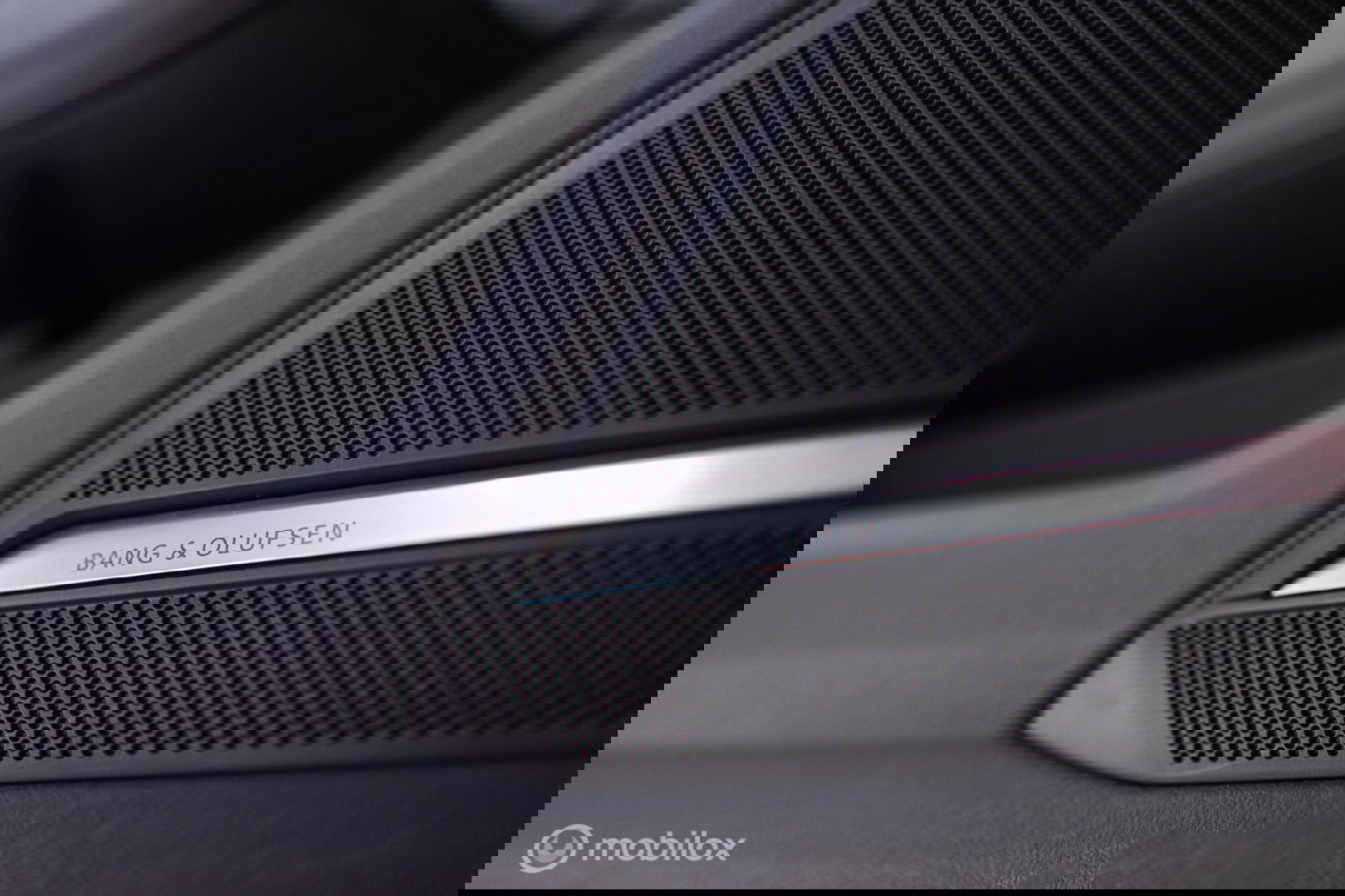 Audi A6 Avant 45 TFSI S edition 265 pk | Tango Rood | S6 look | NL auto NAP | Panoramadak | 21 inch | S line | Camera | LED |