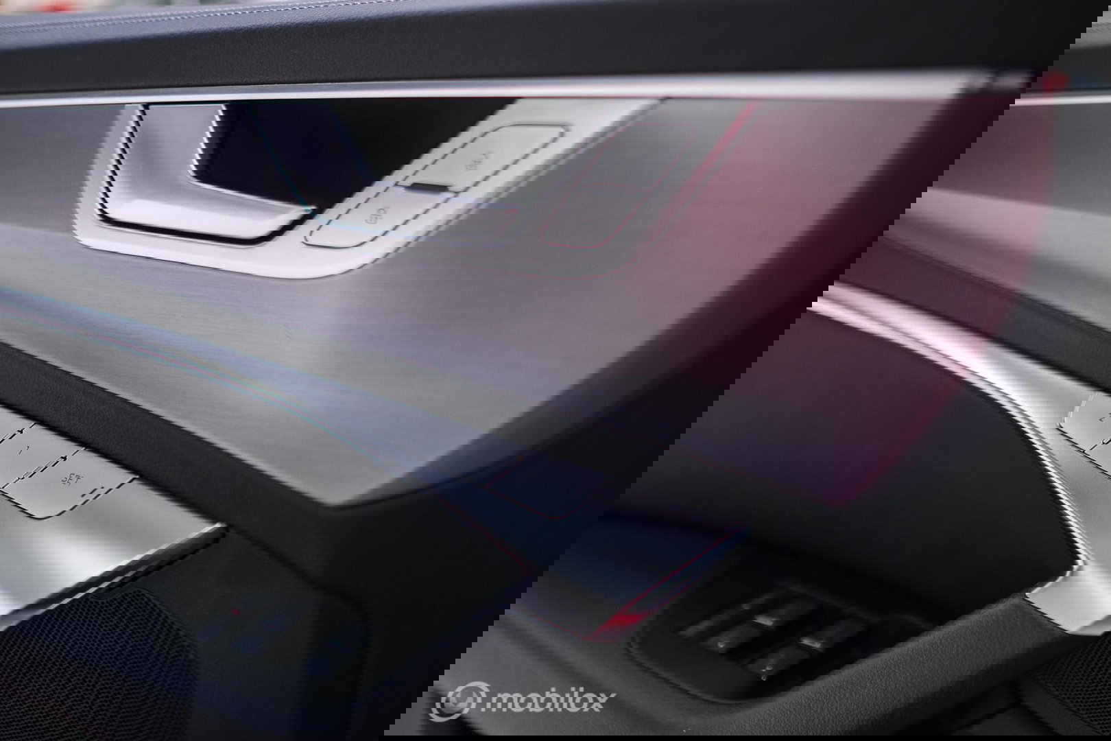 Audi A6 Avant 45 TFSI S edition 265 pk | Tango Rood | S6 look | NL auto NAP | Panoramadak | 21 inch | S line | Camera | LED |