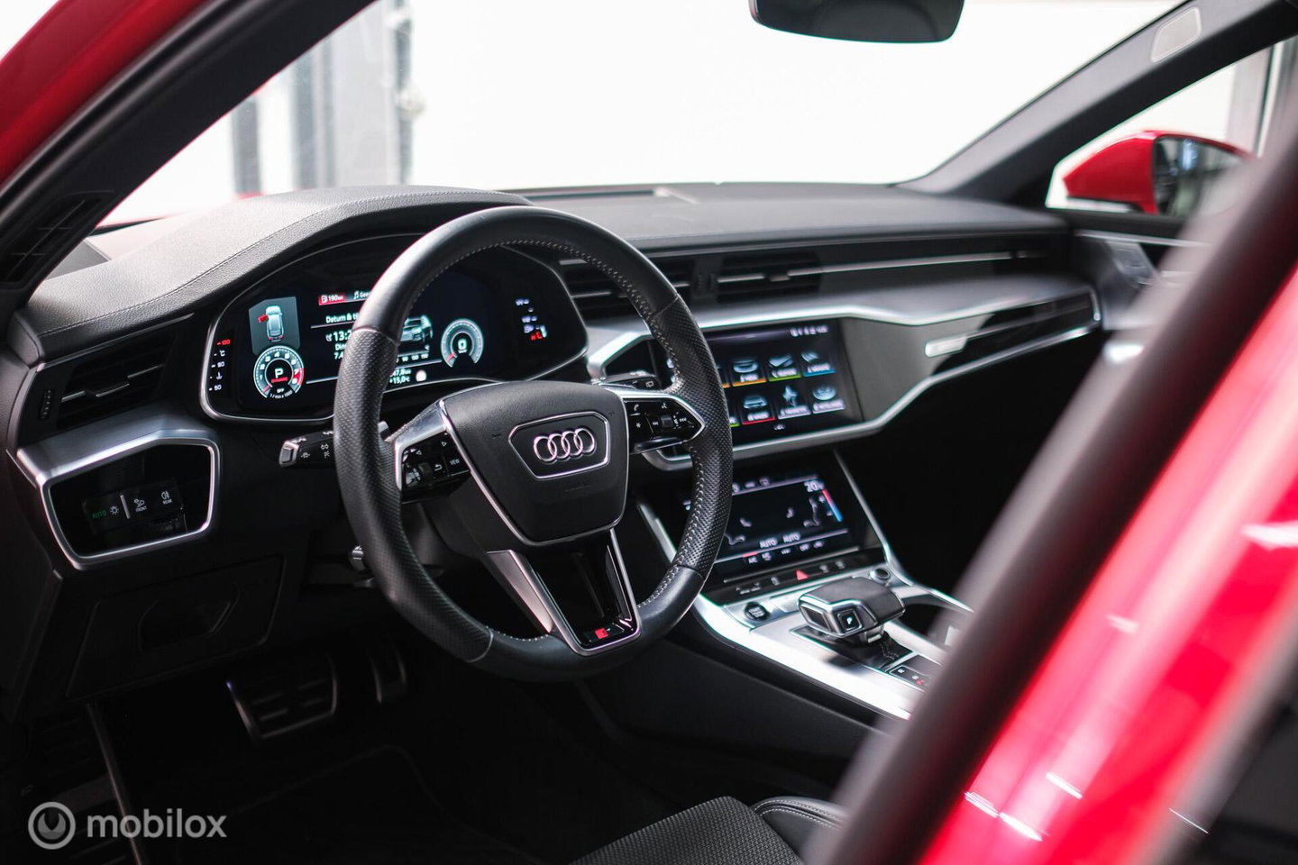 Audi A6 Avant 45 TFSI S edition 265 pk | Tango Rood | S6 look | NL auto NAP | Panoramadak | 21 inch | S line | Camera | LED |