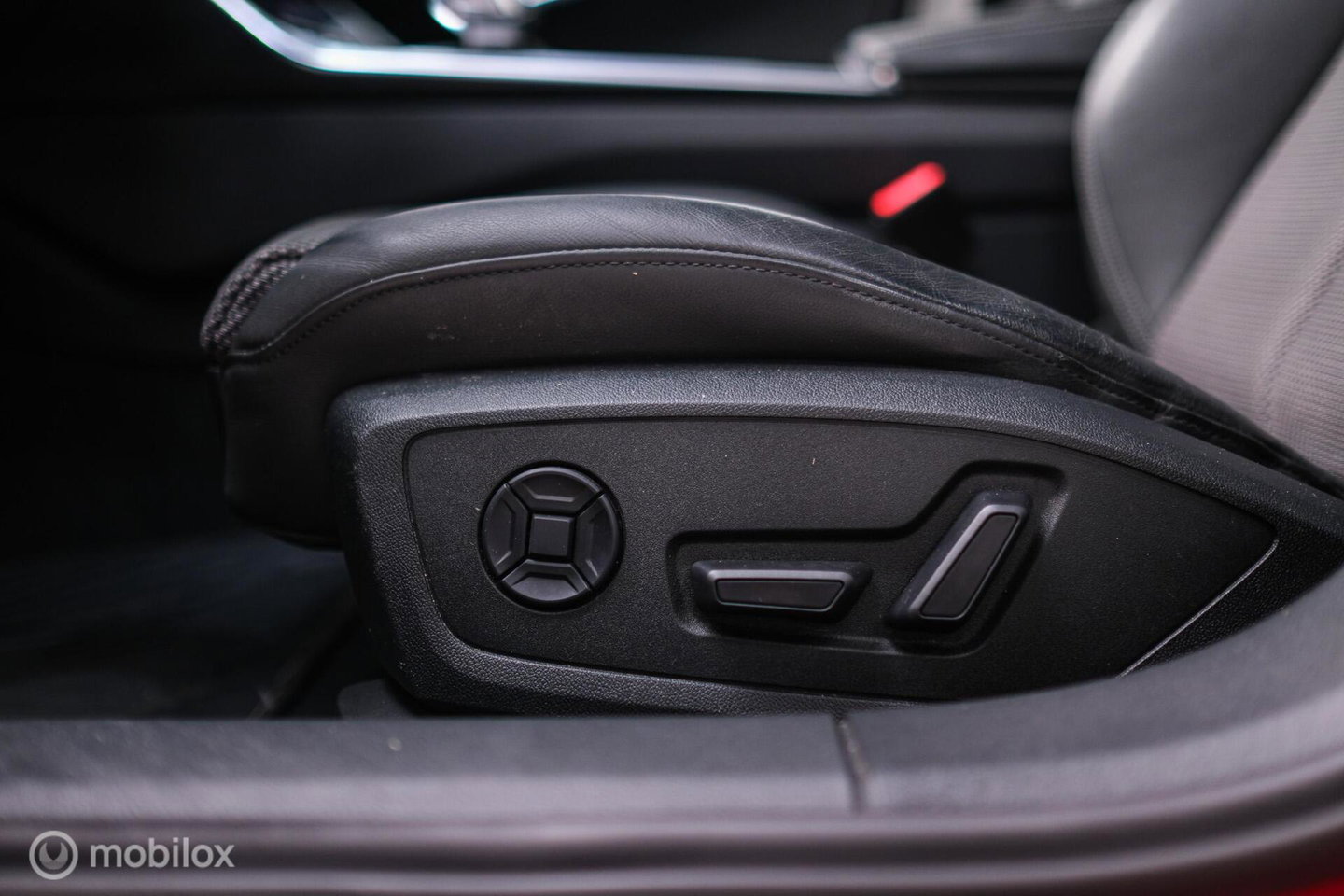 Audi A6 Avant 45 TFSI S edition 265 pk | Tango Rood | S6 look | NL auto NAP | Panoramadak | 21 inch | S line | Camera | LED |