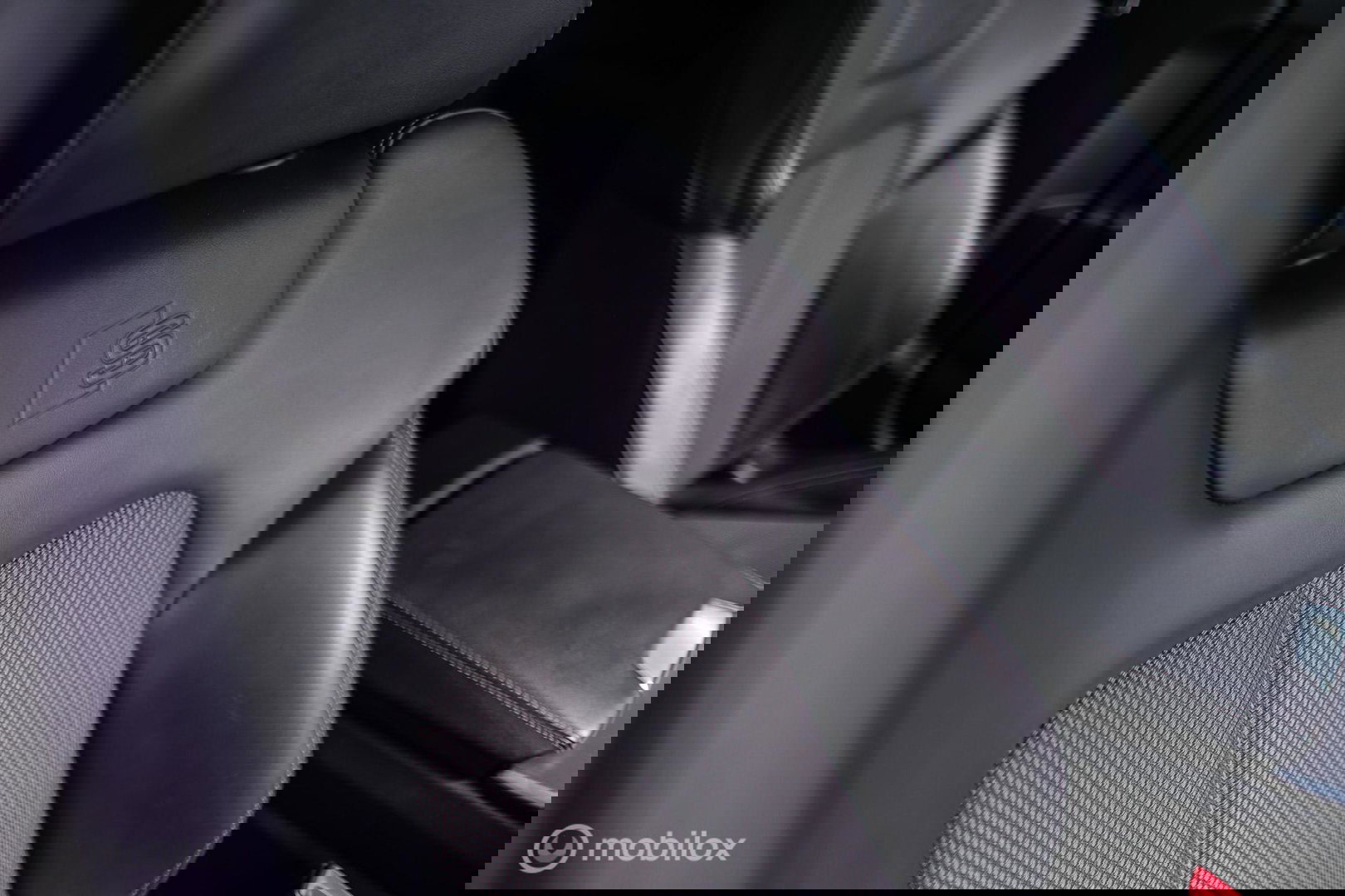 Audi A6 Avant 45 TFSI S edition 265 pk | Tango Rood | S6 look | NL auto NAP | Panoramadak | 21 inch | S line | Camera | LED |