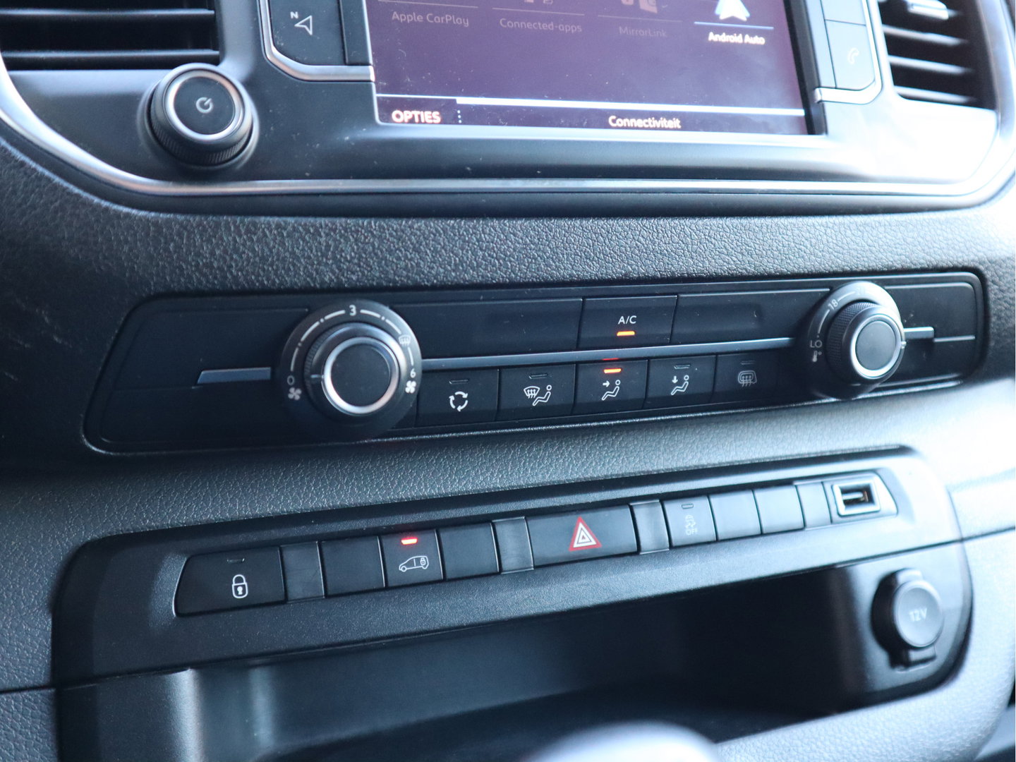 Peugeot Expert 231S 2.0 BlueHDI 123pk L2 - CarPlay - 3 Zits - Premium Pack