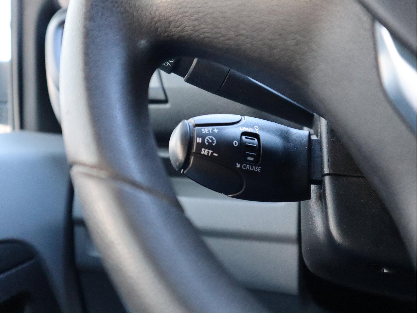 Peugeot Expert 231S 2.0 BlueHDI 123pk L2 - CarPlay - 3 Zits - Premium Pack