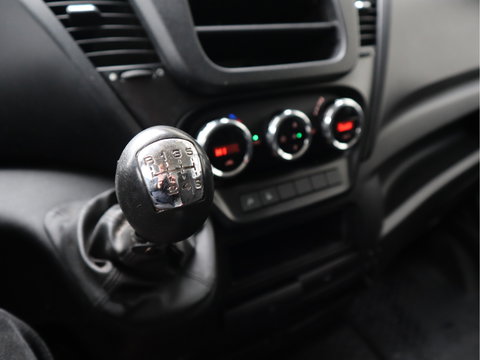 Iveco Daily 35S15 146pk L2H2 - Airco - Trekhaak 3,5t KG