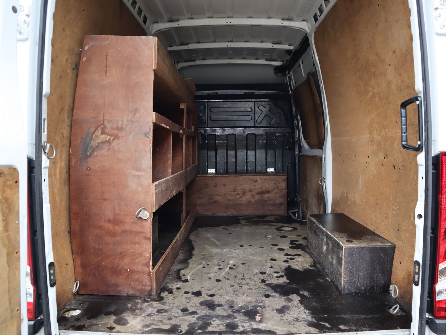 Iveco Daily 35S15 146pk L2H2 - Airco - Trekhaak 3,5t KG