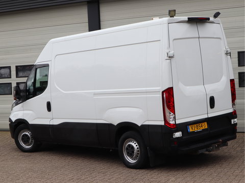 Iveco Daily 35S15 146pk L2H2 - Airco - Trekhaak 3,5t KG