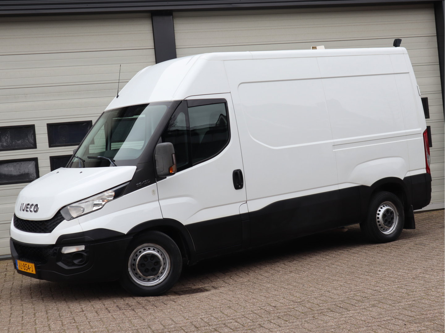 Iveco Daily 35S15 146pk L2H2 - Airco - Trekhaak 3,5t KG
