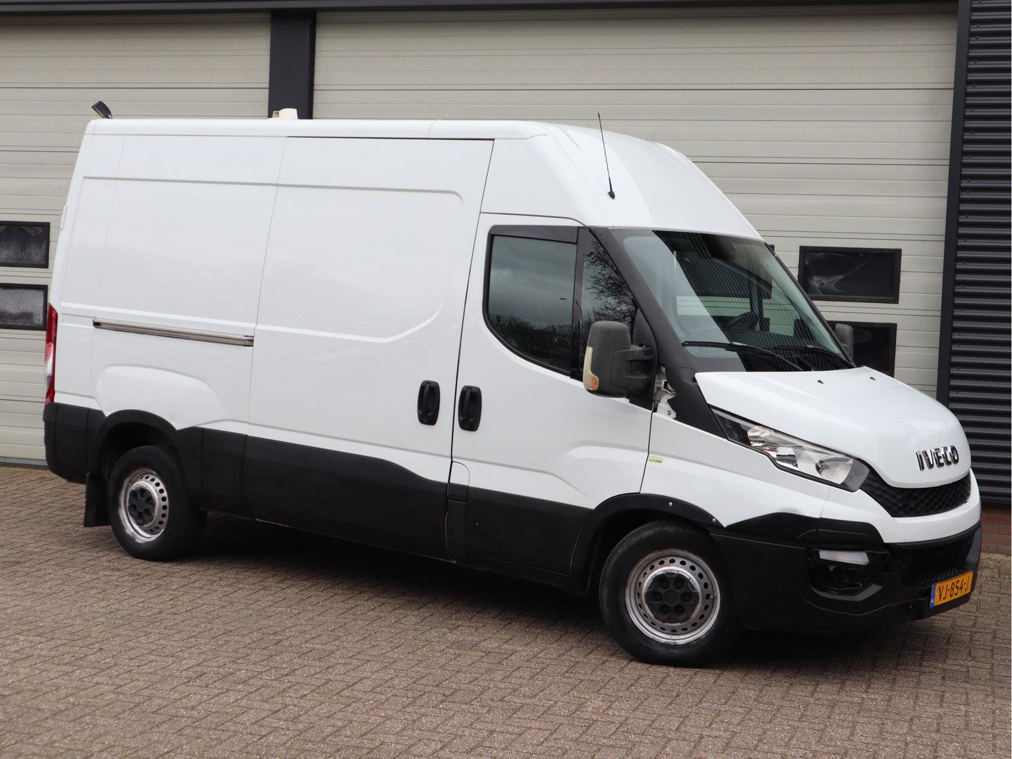 Iveco Daily 35S15 146pk L2H2 - Airco - Trekhaak 3,5t KG
