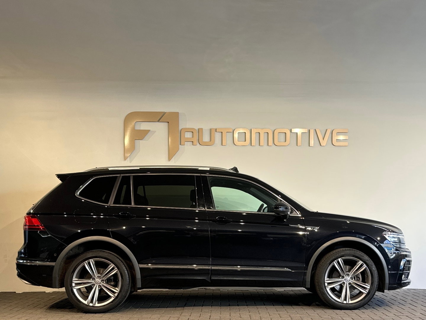 Volkswagen Tiguan Allspace 1.5 TSI Business R Line 7p. Pano