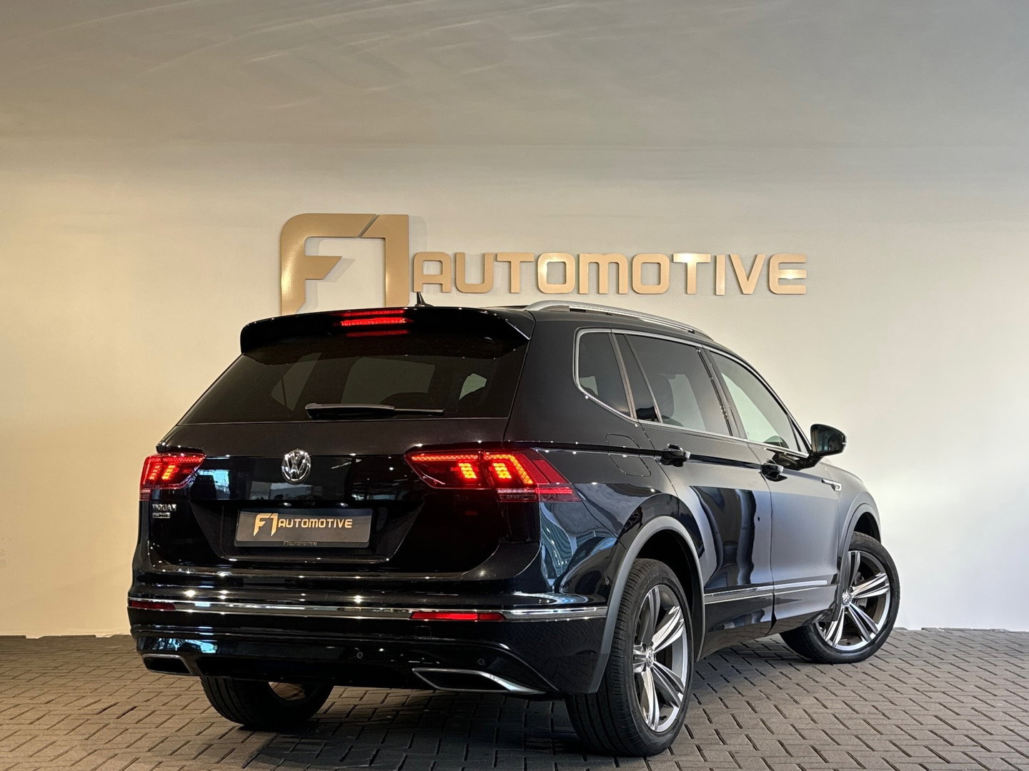 Volkswagen Tiguan Allspace 1.5 TSI Business R Line 7p. Pano