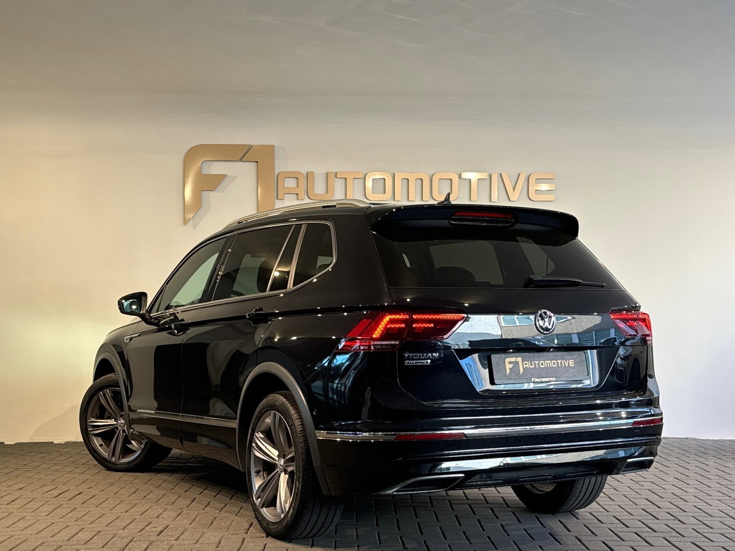 Volkswagen Tiguan Allspace 1.5 TSI Business R Line 7p. Pano