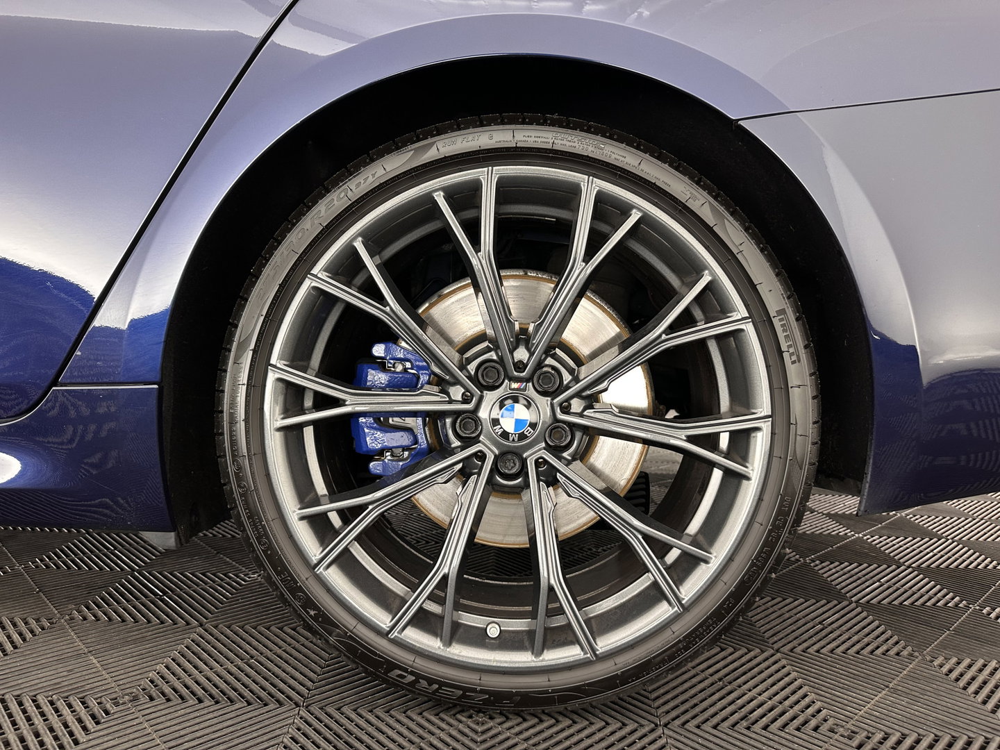 BMW 5 Serie Touring 530d M-Sportpack High Executive Edition (INCL-BTW) Aut. *PANO | LASERLIGHT | LEATHER | TOPVIEW | HARMAN/KARDON |  ADAPTIVE-CRUISE | BLINDSPOT | HEATED-COMFORTSEATS | KEYLESS | DAB | DIGI-COCKPIT | PRIVACY-GLASS | SHIFTPADDLES | ...