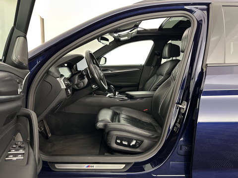 BMW 5 Serie Touring 530d M-Sportpack High Executive Edition (INCL-BTW) Aut. *PANO | LASERLIGHT | LEATHER | TOPVIEW | HARMAN/KARDON |  ADAPTIVE-CRUISE | BLINDSPOT | HEATED-COMFORTSEATS | KEYLESS | DAB | DIGI-COCKPIT | PRIVACY-GLASS | SHIFTPADDLES | ...