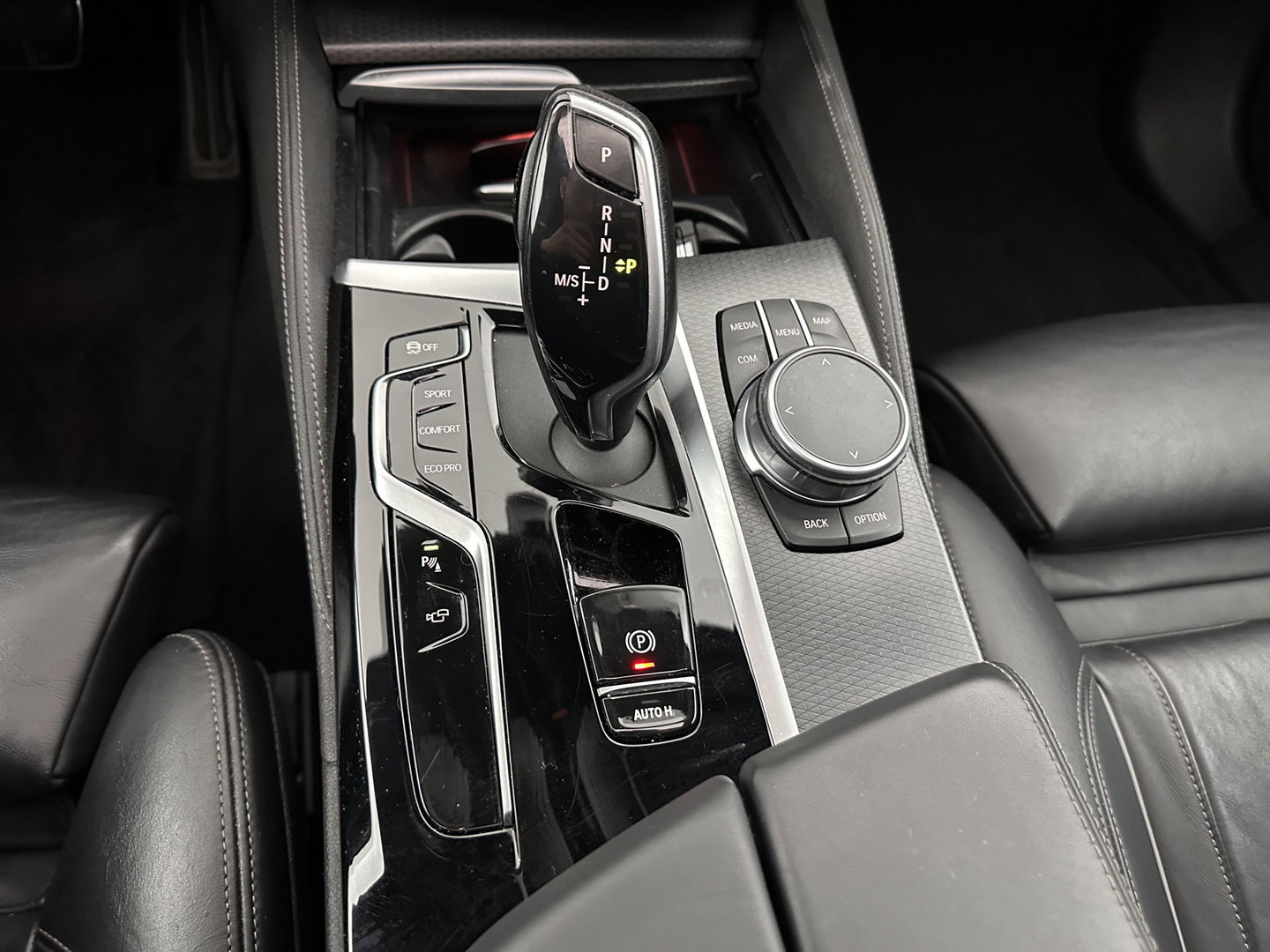 BMW 5 Serie Touring 530d M-Sportpack High Executive Edition (INCL-BTW) Aut. *PANO | LASERLIGHT | LEATHER | TOPVIEW | HARMAN/KARDON |  ADAPTIVE-CRUISE | BLINDSPOT | HEATED-COMFORTSEATS | KEYLESS | DAB | DIGI-COCKPIT | PRIVACY-GLASS | SHIFTPADDLES | ...