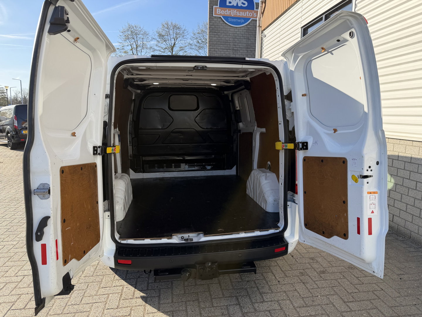 Ford Transit Custom 280 2.0 TDCI 130pk L1H1 Trend / vaste prijs rijklaar € 13.950 ex btw / euro 6 diesel / bpm vrij / trekhaak 2500 kg / airco / cruise / navigatie / pdc voor en achter