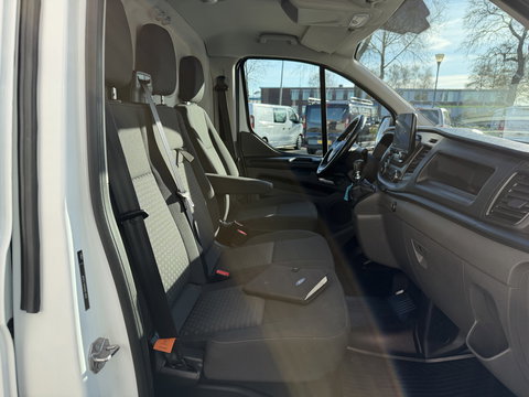 Ford Transit Custom 280 2.0 TDCI 130pk L1H1 Trend / vaste prijs rijklaar € 13.950 ex btw / euro 6 diesel / bpm vrij / trekhaak 2500 kg / airco / cruise / navigatie / pdc voor en achter