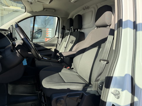Ford Transit Custom 280 2.0 TDCI 130pk L1H1 Trend / vaste prijs rijklaar € 13.950 ex btw / euro 6 diesel / bpm vrij / trekhaak 2500 kg / airco / cruise / navigatie / pdc voor en achter