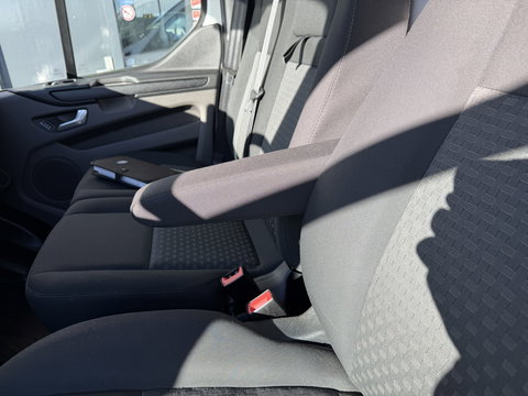 Ford Transit Custom 280 2.0 TDCI 130pk L1H1 Trend / vaste prijs rijklaar € 13.950 ex btw / euro 6 diesel / bpm vrij / trekhaak 2500 kg / airco / cruise / navigatie / pdc voor en achter