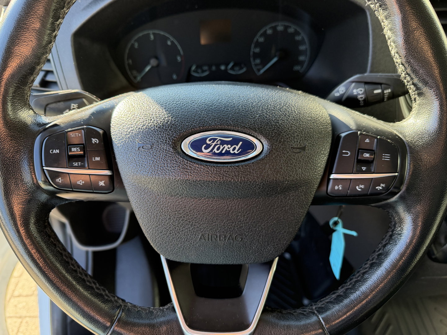 Ford Transit Custom 280 2.0 TDCI 130pk L1H1 Trend / vaste prijs rijklaar € 13.950 ex btw / euro 6 diesel / bpm vrij / trekhaak 2500 kg / airco / cruise / navigatie / pdc voor en achter