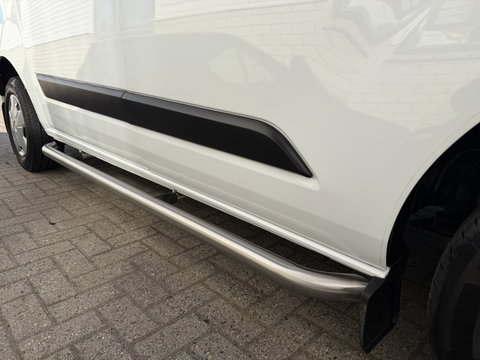 Ford Transit Custom 280 2.0 TDCI 130pk L1H1 Trend / vaste prijs rijklaar € 13.950 ex btw / euro 6 diesel / bpm vrij / trekhaak 2500 kg / airco / cruise / navigatie / pdc voor en achter