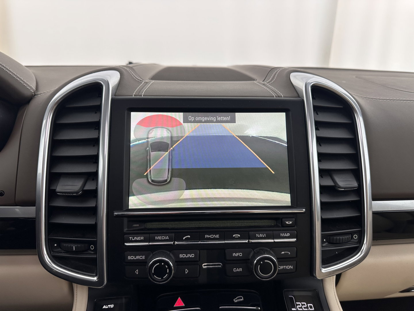 Porsche Cayenne 3.0 D Platinum Edition AWD Aut. *PANO | LEATHER | XENON | BOSE-AUDIO | CAMERA | HEATED-COMFORTSEATS | NAVI-FULLMAP | BLINDSPOT | AIRSUSPENSION | ECC | SHIFTPADDLES | PDC | CRUISE | 20''ALU*