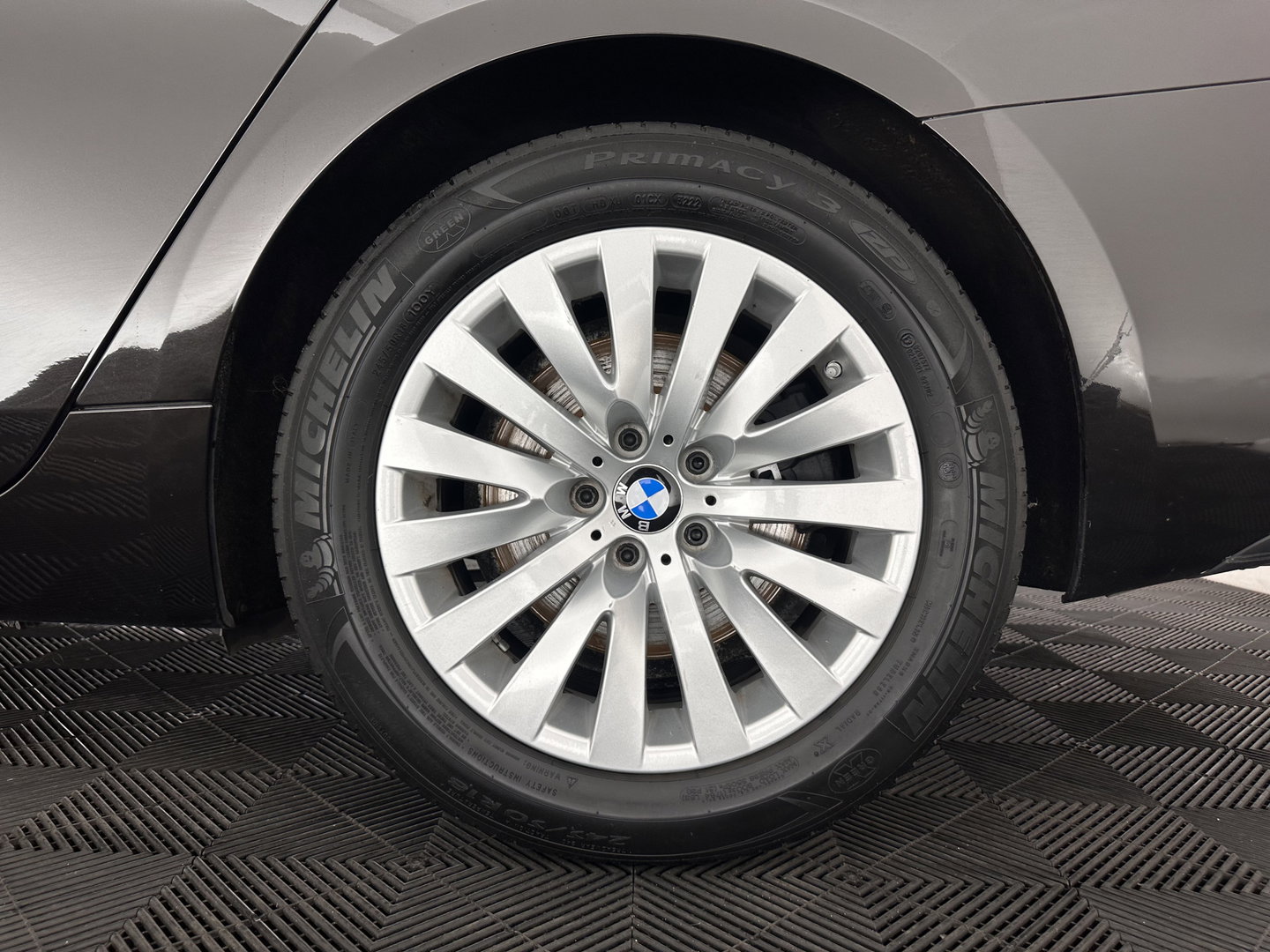 BMW 5 Serie Gran Turismo 535xi High Executive AWD Aut. *LEATHER | XENON | SOFTCLOSE | CAMERA | BLINDSPOT | HEATED-COMFORTSEATS | PRIVACY-GLASS | NAVI-FULLMAP | ECC | HEAD-UP | PDC | CRUISE | 18''ALU*