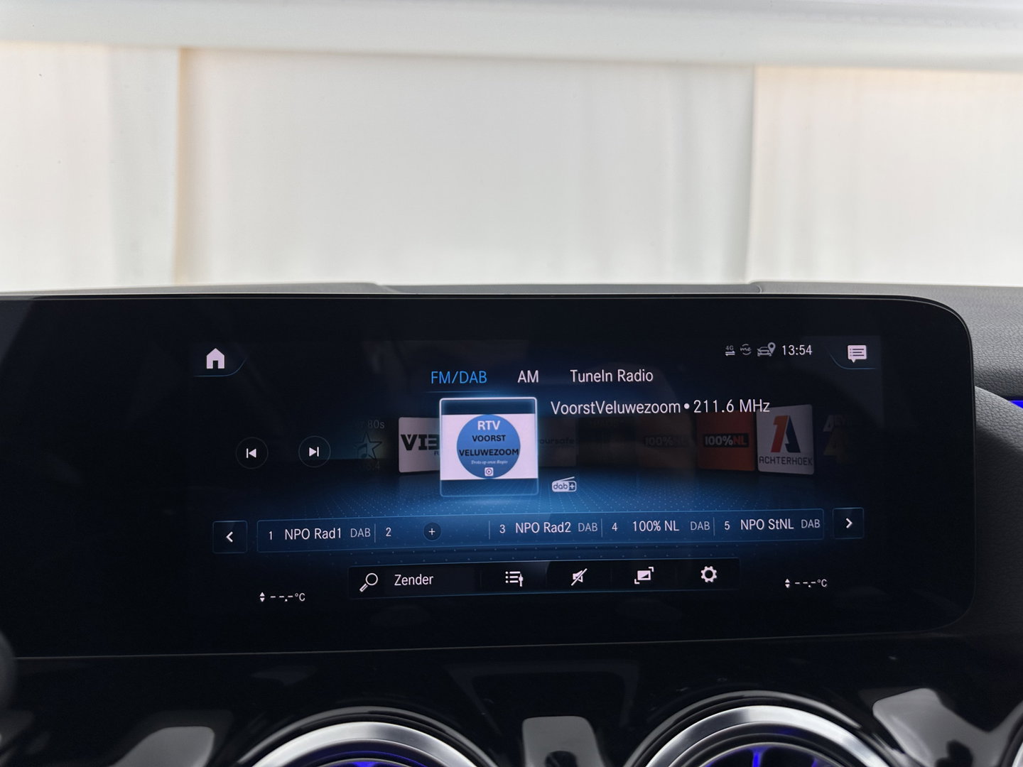 Mercedes-Benz GLA 250 e AMG Limited Business Solution (Plug-In) (INCL-BTW) Aut. *PANO | LEATHER-MICROFIBRE | MEMORY-PACK | WIDESCREEN-COCKPIT | MULTIBEAM-LED | AMBIENTLIGHT | KEYLESS | CAMERA | M-BUX-NAVI | ECC | SHIFTPADDLES | PDC | CRUISE | DAB | HEATED