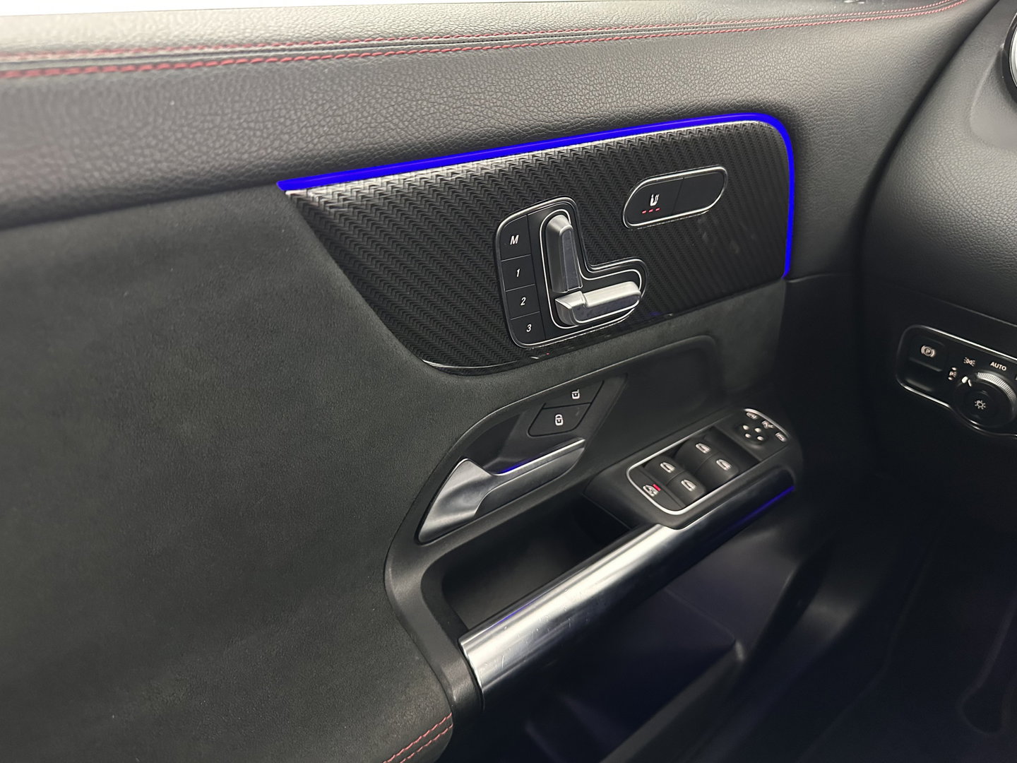 Mercedes-Benz GLA 250 e AMG Limited Business Solution (Plug-In) (INCL-BTW) Aut. *PANO | LEATHER-MICROFIBRE | MEMORY-PACK | WIDESCREEN-COCKPIT | MULTIBEAM-LED | AMBIENTLIGHT | KEYLESS | CAMERA | M-BUX-NAVI | ECC | SHIFTPADDLES | PDC | CRUISE | DAB | HEATED