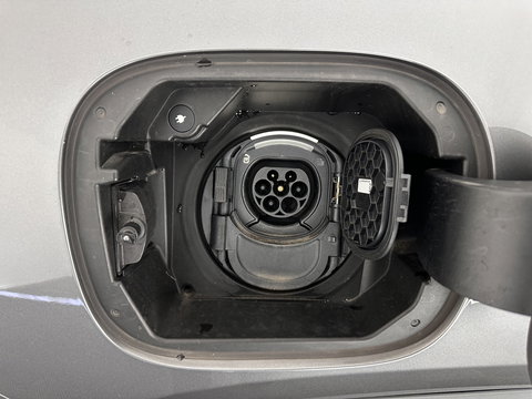 Mercedes-Benz GLA 250 e AMG Limited Business Solution (Plug-In) (INCL-BTW) Aut. *PANO | LEATHER-MICROFIBRE | MEMORY-PACK | WIDESCREEN-COCKPIT | MULTIBEAM-LED | AMBIENTLIGHT | KEYLESS | CAMERA | M-BUX-NAVI | ECC | SHIFTPADDLES | PDC | CRUISE | DAB | HEATED