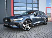 Volvo V60 - 2.0 T8 Recharge AWD R-Design | Pano | 360 | ACC | Keyless | Memory | H&K | LED | Head-Up | Trekhaak | Leder | Stoelverwarming voor & achter | Stuurwielverwarming | Lane Assist | Ambient | Navi | Carplay/Android | 19'' | Park Assistent