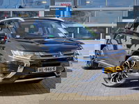 Mitsubishi Outlander - 2.0 PHEV Executive Edition|New-Type|Trekhaak|Camera|Clima|Cruise|PDC|