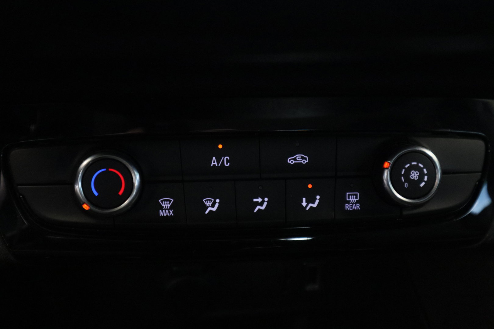 Opel Corsa 1.2 Edition Carplay Airco CruiseControl 24 Maanden garantie* (Vraag naar de voorwaarden)