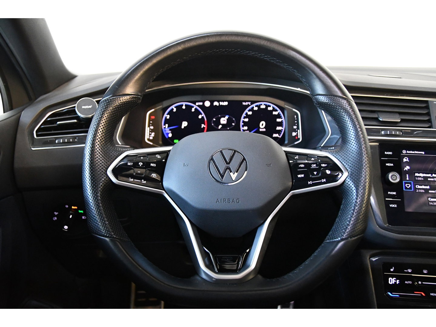 Volkswagen Tiguan 1.5 TSI R-Line*Full-option*Pano*Cam*Keyless*Elk-trekhaak