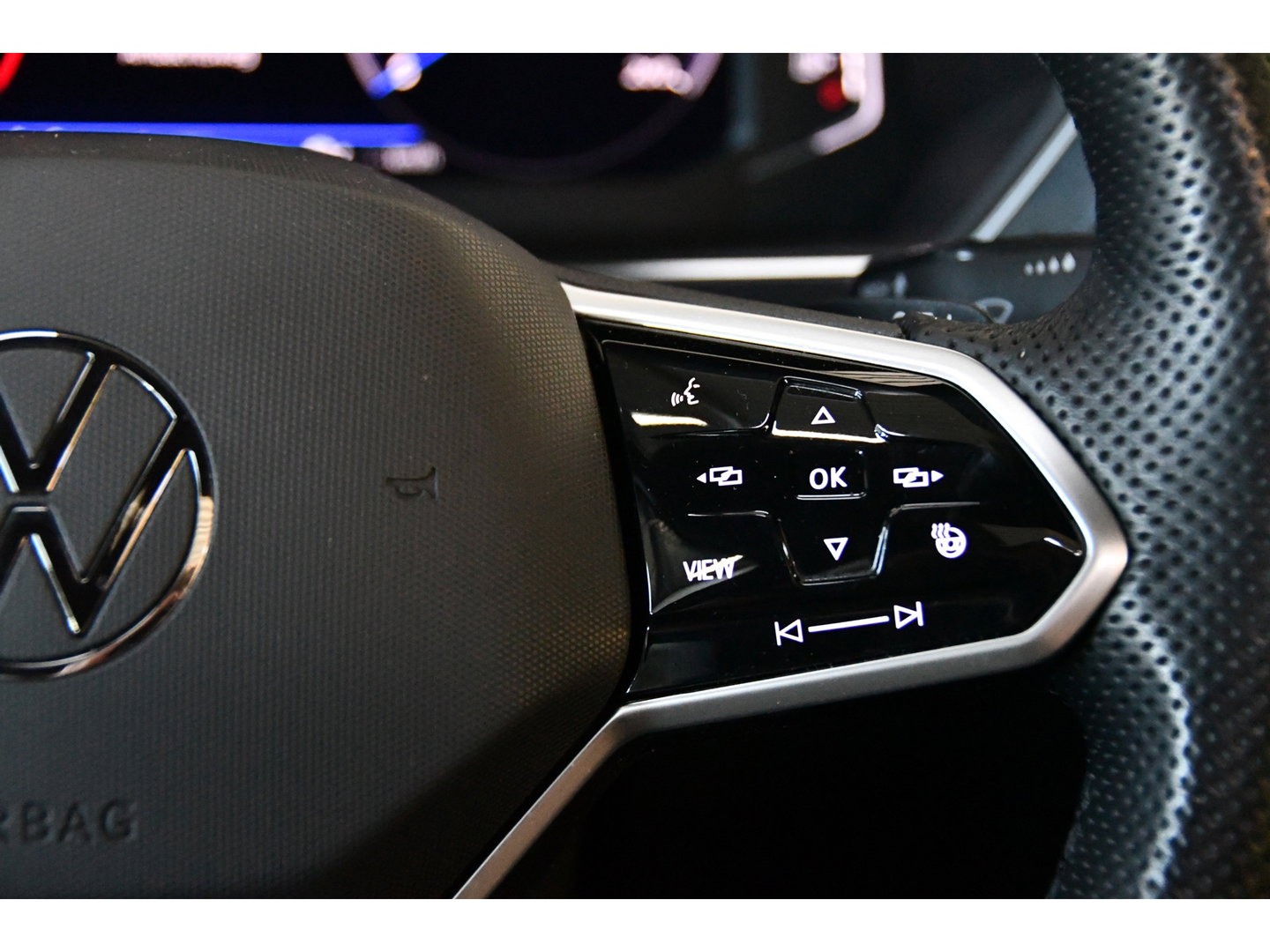 Volkswagen Tiguan 1.5 TSI R-Line*Full-option*Pano*Cam*Keyless*Elk-trekhaak