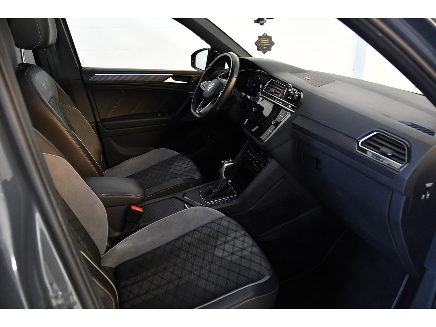 Volkswagen Tiguan 1.5 TSI R-Line*Full-option*Pano*Cam*Keyless*Elk-trekhaak