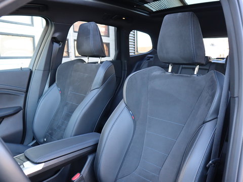 BMW X1 xDrive 23i 204pk 4Cilinder M-Sport - PANO - H&K - Memory - Dealer O.H. - Frozen Grey